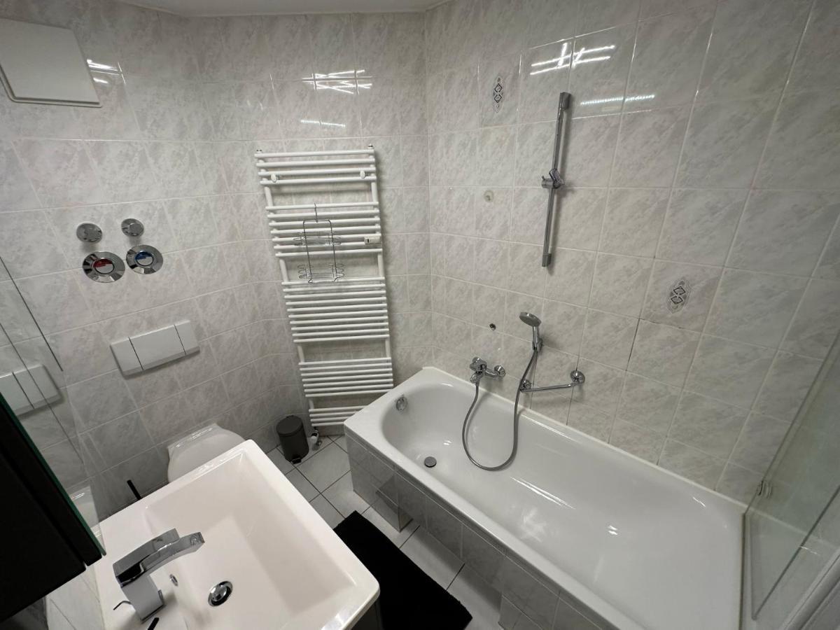 Fhv01 - Ferienwohnung 100M² 6 Personen Garten Und Terrasse 2X Wc Taucha Eksteriør bilde